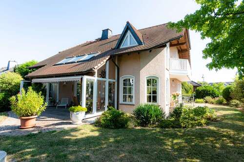 Foto - Haus zum Kaufen in Kasdorf 449.000,00 € 202 m²