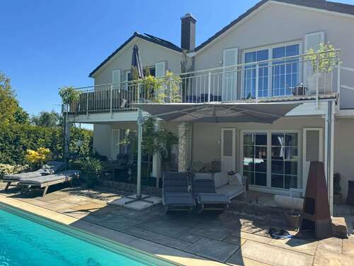 Foto - Haus zum Kaufen in Neu Anspach 1.249.000,00 € 215 m²