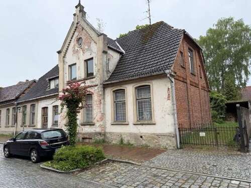 Foto - Haus zum Kaufen in Hagenow 34.000,00 € 230 m²