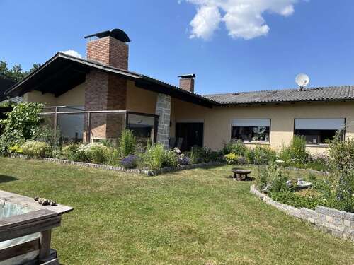Foto - Haus zum Kaufen in Irchenrieth 350.000,00 € 138 m²