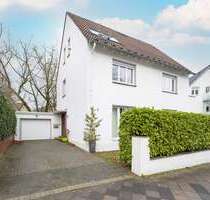 Haus zum Mieten in Düsseldorf 4.640,00 € 195 m²