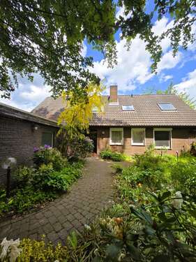Foto - Haus zum Kaufen in Wulsbüttel 389.000,00 € 250 m²