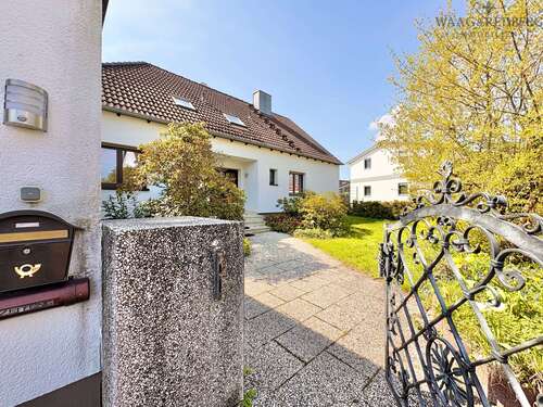 Foto - Haus zum Kaufen in Cadolzburg 595.000,00 € 225 m²