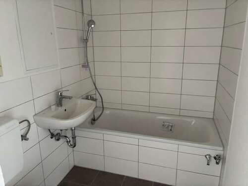 Foto - Wohnung zum Mieten in Halle (Saale) 342,00 € 56.98 m²