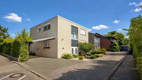 Foto - Haus zum Kaufen in Kaarst 699.000,00 € 382 m²