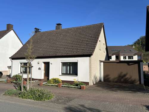 Foto - Haus zum Kaufen in Marsberg 125.000,00 € 110 m²