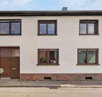 Haus zum Kaufen in Oberhausen-Rheinhausen 375.000,00 € 164 m²
