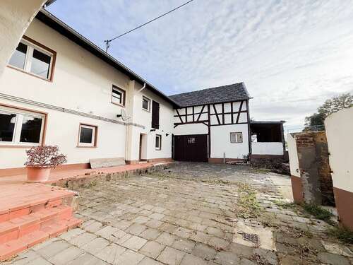 Foto - Haus zum Kaufen in Grafschaft 398.000,00 € 406 m²