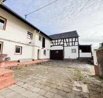 Haus zum Kaufen in Grafschaft 398.000,00 € 241 m²