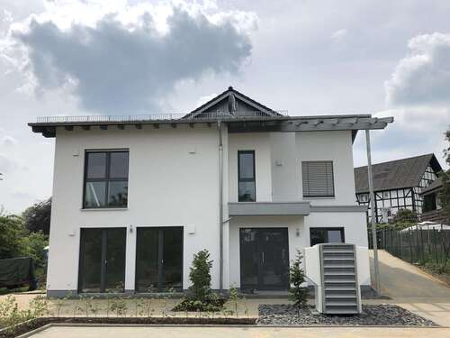 Foto - Haus zum Mieten in Neunkirchen-Seelscheid 1.700,00 € 140 m²