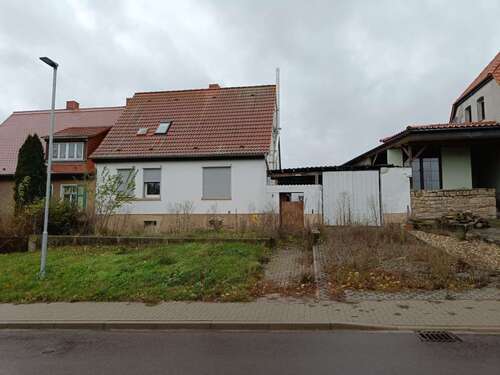 Foto - Haus zum Kaufen in Könnern 42.000,00 € 105 m²