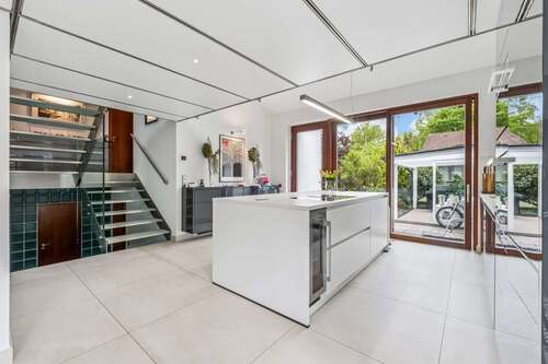 Foto - Haus zum Kaufen in Hohenbrunn 1.500.000,00 € 215 m²