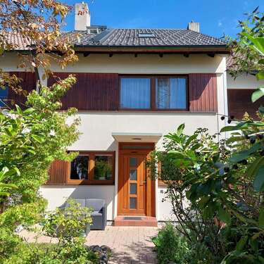Foto - Haus zum Kaufen in Höhenkirchen-Siegertsbrunn 895.000,00 € 135 m²