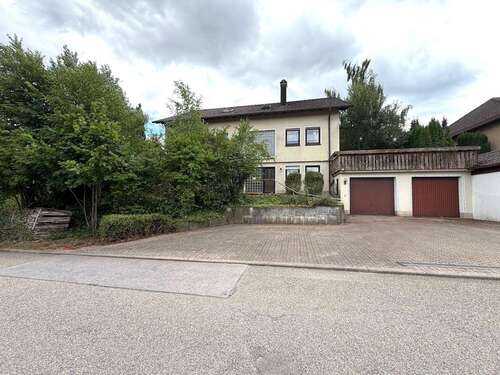 Foto - Haus zum Kaufen in Loßburg 298.000,00 € 225 m²