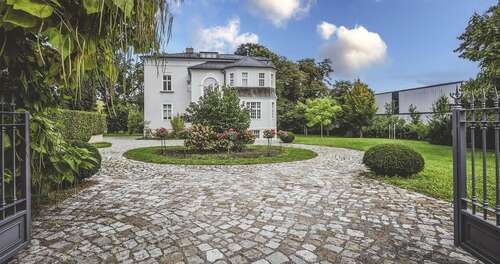 Foto - Haus zum Kaufen in Radebeul 3.075.000,00 € 490 m²