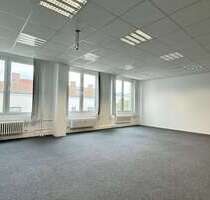 Büro in Berlin 400,00 € 20 m² - 400,00 EUR Kaltmiete, ca.  20,00 m² in Berlin (PLZ: 12099)