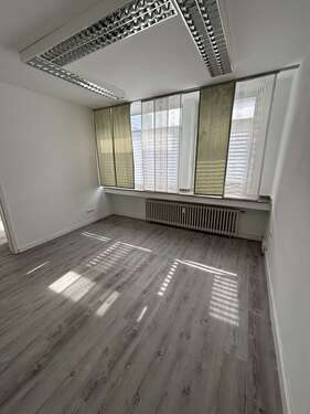Foto - Wohnung zum Mieten in Duisburg 700,00 € 100 m²