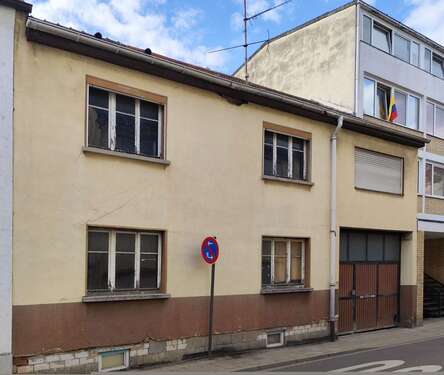 Foto - Haus zum Kaufen in Ludwigshafen 280.000,00 € 240 m²