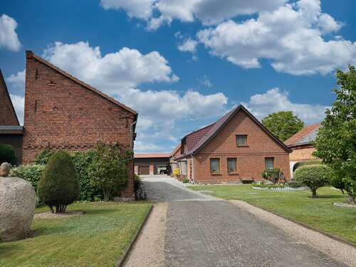 Foto - Haus zum Kaufen in Karstädt 339.000,00 € 270 m²