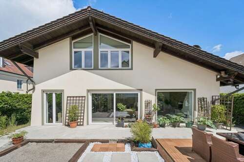Foto - Haus zum Kaufen in München 1.795.000,00 € 245.97 m²