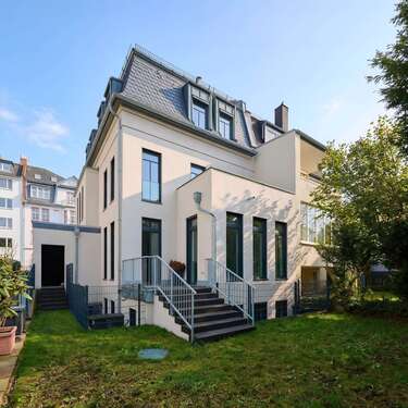 Foto - Haus zum Mieten in Frankfurt am Main 6.900,00 € 250.83 m²