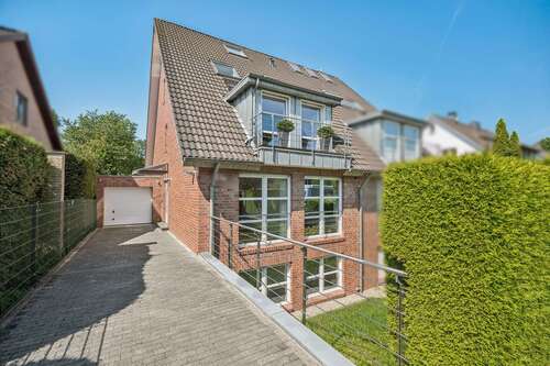 Foto - Haus zum Kaufen in Ratingen-Hösel 850.000,00 € 233 m²
