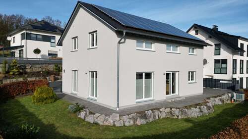 Foto - Haus zum Kaufen in Bad Berleburg 461.000,00 € 160 m²