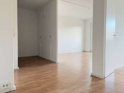 Foto - Wohnung zum Mieten in Plauen 298,39 € 56.3 m²
