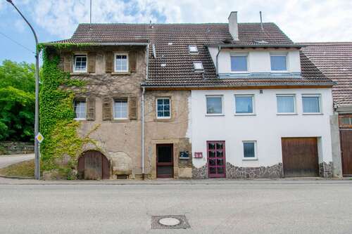 Foto - Haus zum Kaufen in Knittlingen 435.000,00 € 284.49 m²