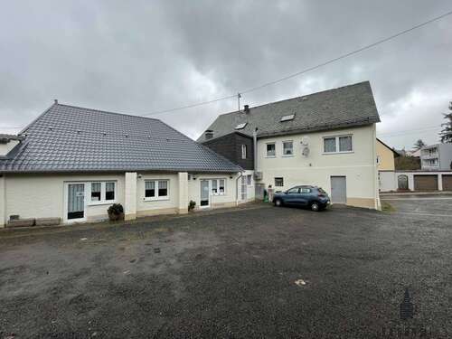 Foto - Haus zum Kaufen in Idar-Oberstein Göttschied 349.000,00 € 227 m²