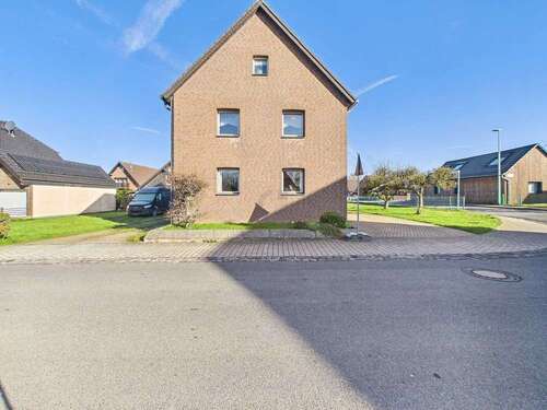 Foto - Haus zum Kaufen in Hürtgenwald Großhau 299.000,00 € 142.5 m²