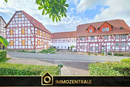 Foto - Haus zum Kaufen in Wolfhagen Altenhasungen 659.000,00 € 485.03 m²