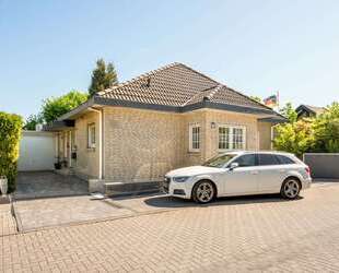 Haus zum Kaufen in Schwetzingen 985.000,00 € 211.11 m²
