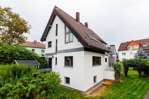 Foto - Haus zum Kaufen in Bischofsheim 725.000,00 € 229 m²