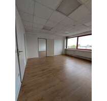 Büro in Essen 370,00 € 66 m² - 370,00&nbsp;EUR Kaltmiete, ca.&nbsp; 66,00&nbsp;m&sup2; in Essen (PLZ: 45141)