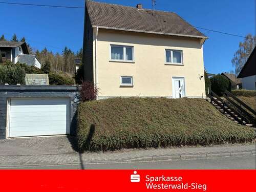 Foto - Haus zum Kaufen in Wallmenroth 155.000,00 € 151 m²