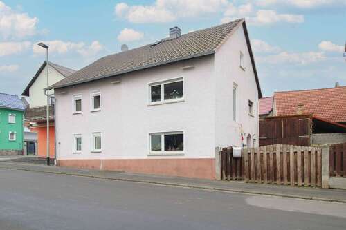 Foto - Haus zum Kaufen in Hungen 199.000,00 € 141.23 m²