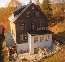 Haus zum Kaufen in Neuhaus am Rennweg 599.000,00 € 500 m²