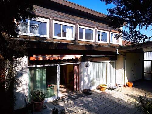 Foto - Haus zum Kaufen in Leonberg 897.000,00 € 271 m²