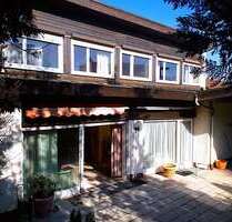 Haus zum Kaufen in Leonberg 897.000,00 € 271 m²