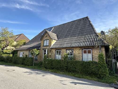 Foto - Haus zum Kaufen in Schwabstedt 275.000,00 € 158 m²