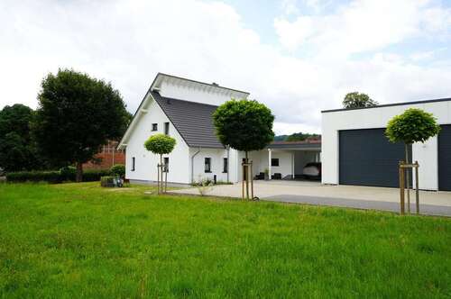 Foto - Haus zum Kaufen in Blomberg Herrentrup 879.000,00 € 174.92 m²
