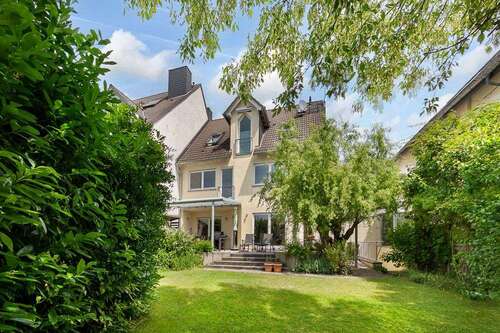Foto - Haus zum Kaufen in Dreieich 865.000,00 € 229.93 m²