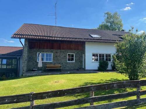 Foto - Haus zum Kaufen in Rinchnach 249.000,00 € 200 m²