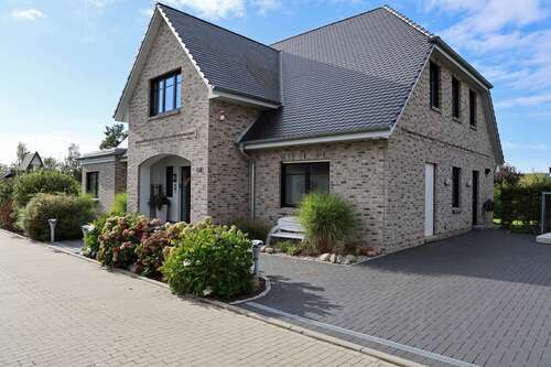 Foto - Haus zum Kaufen in Elmenhorst 1.299.000,00 € 288 m²
