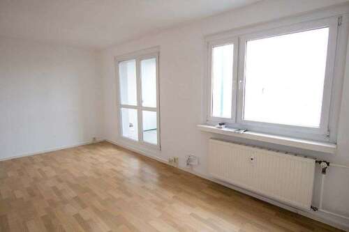 Foto - Wohnung zum Mieten in Halle (Saale) 335,00 € 57.68 m²