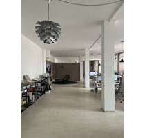 Büro in Frankfurt am Main 370,00 € 8 m²