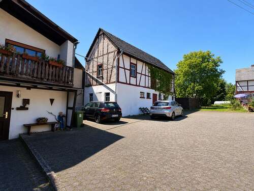 Foto - Haus zum Kaufen in Dickenschied 197.000,00 € 179 m²