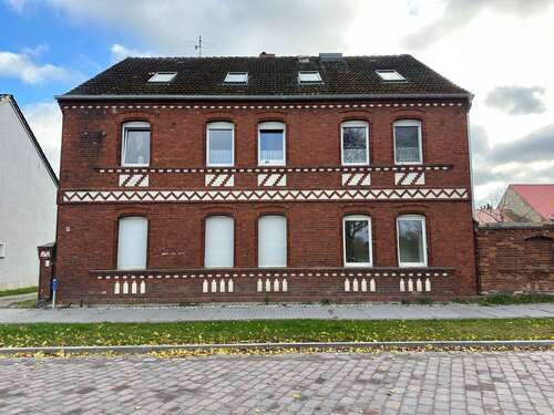 Foto - Haus zum Kaufen in Arneburg 210.000,00 € 300 m²