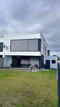 Foto - Haus zum Mieten in Rötha 2.190,00 € 165 m²